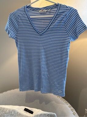 Vineyard Vines Light Blue & White Striped V-Neck Tee